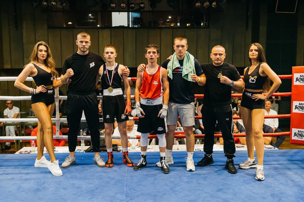 Team photo on ring
